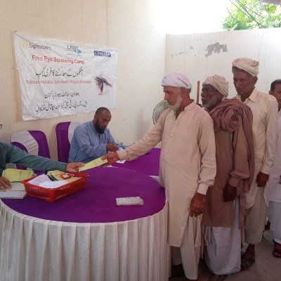 Community are line up for token (1)